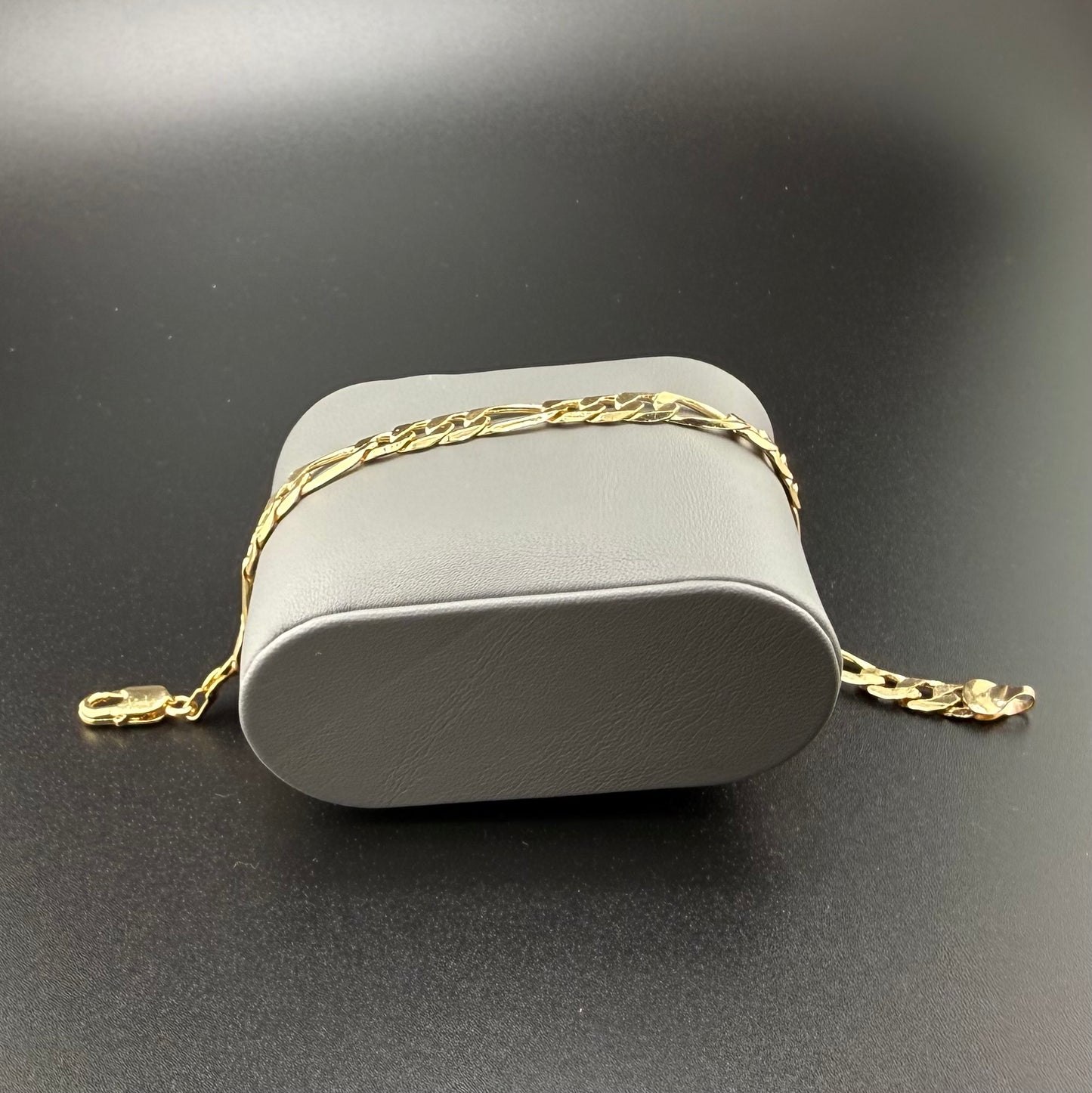 7.5" 5.6mm Figaro Link Bracelet 18K Gold Filled Brand New