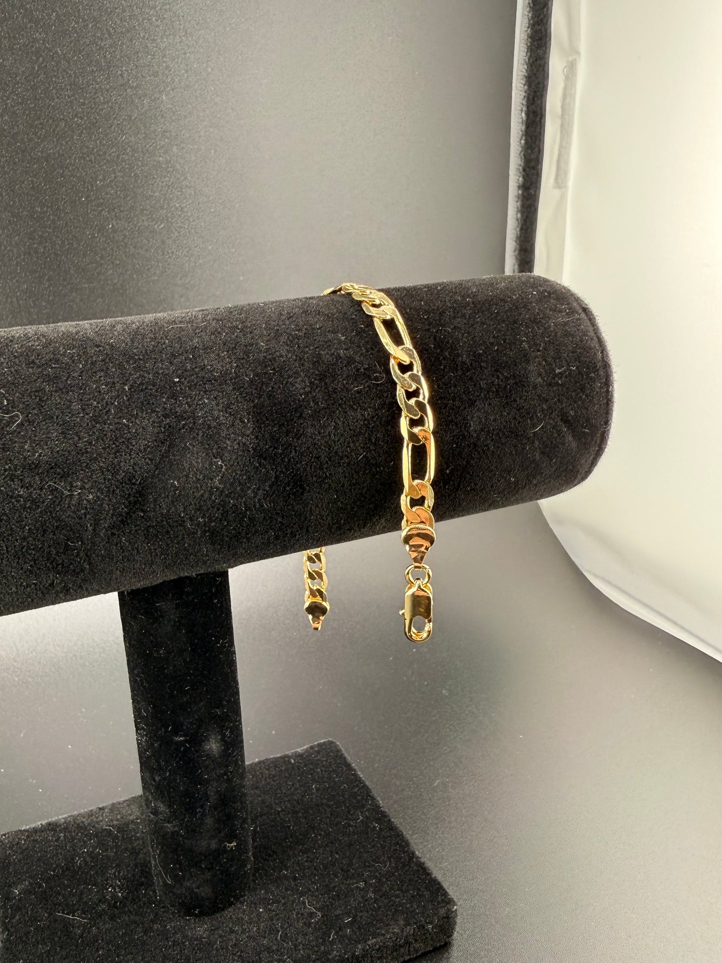 7.5" 5.6mm Figaro Link Bracelet 18K Gold Filled Brand New