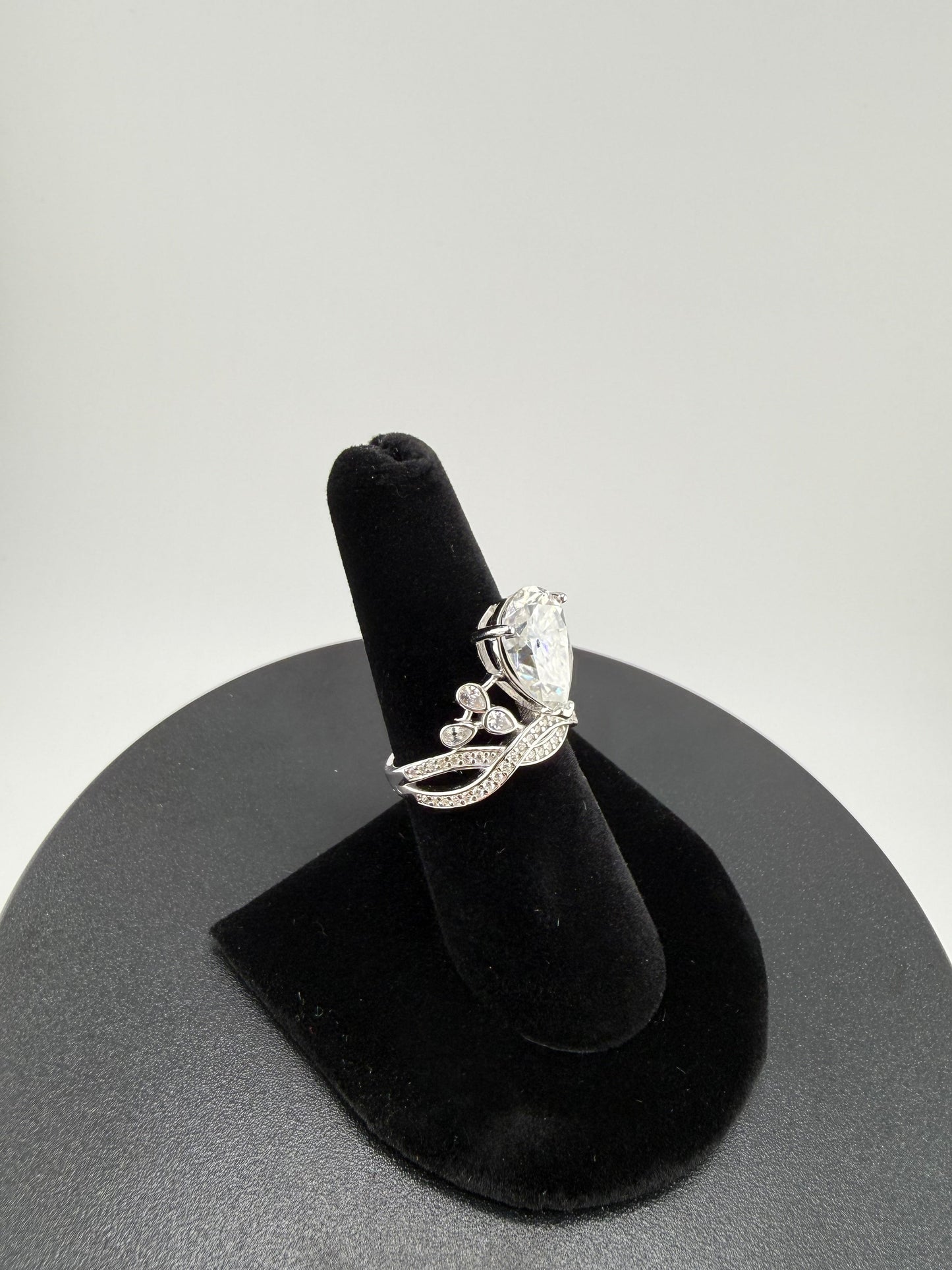 5ct Pear Cut Moissanite Ring Size 8 925 Sterling Silver Halo Setting Brand New