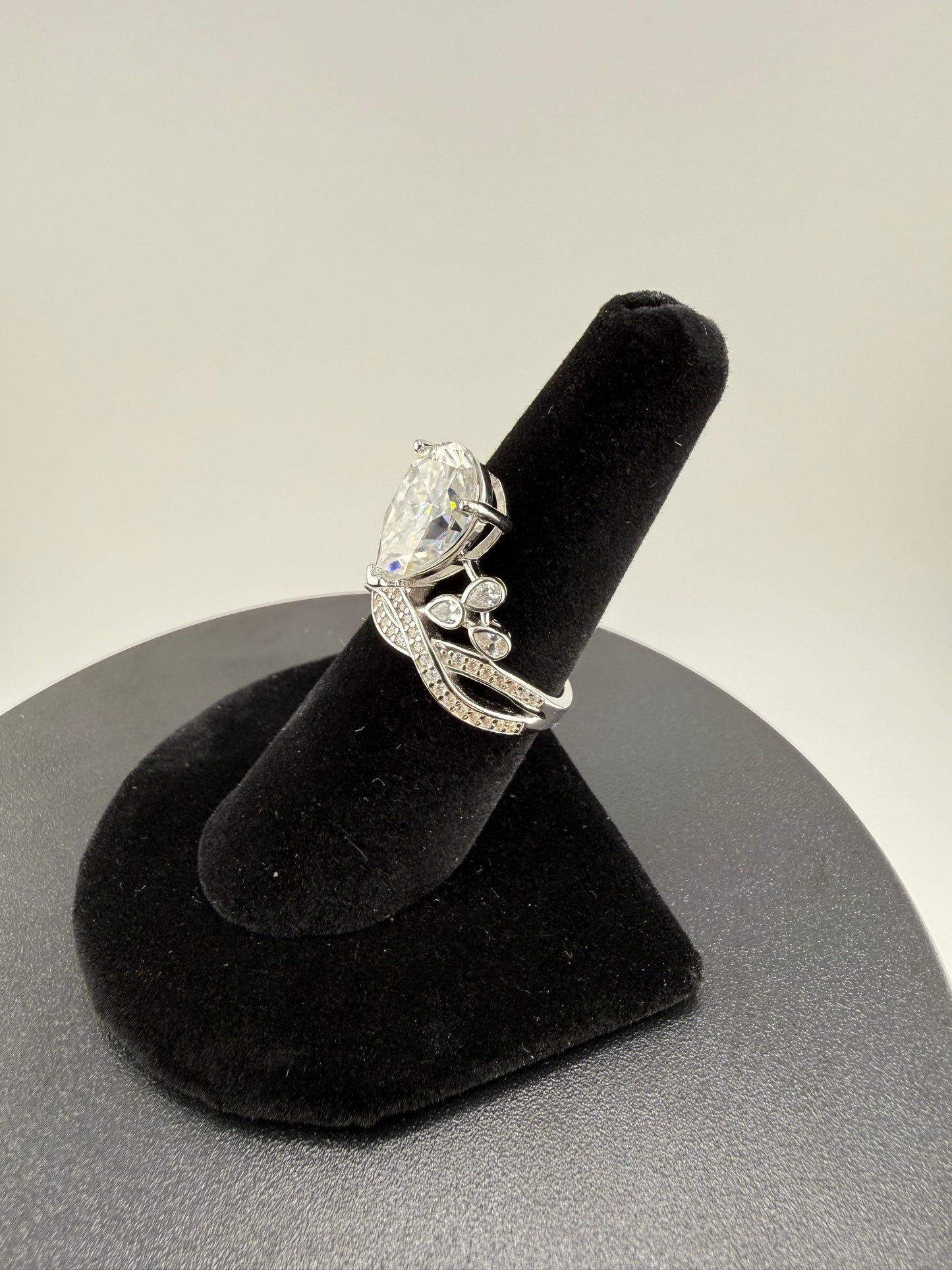 5ct Pear Cut Moissanite Ring Size 8 925 Sterling Silver Halo Setting Brand New
