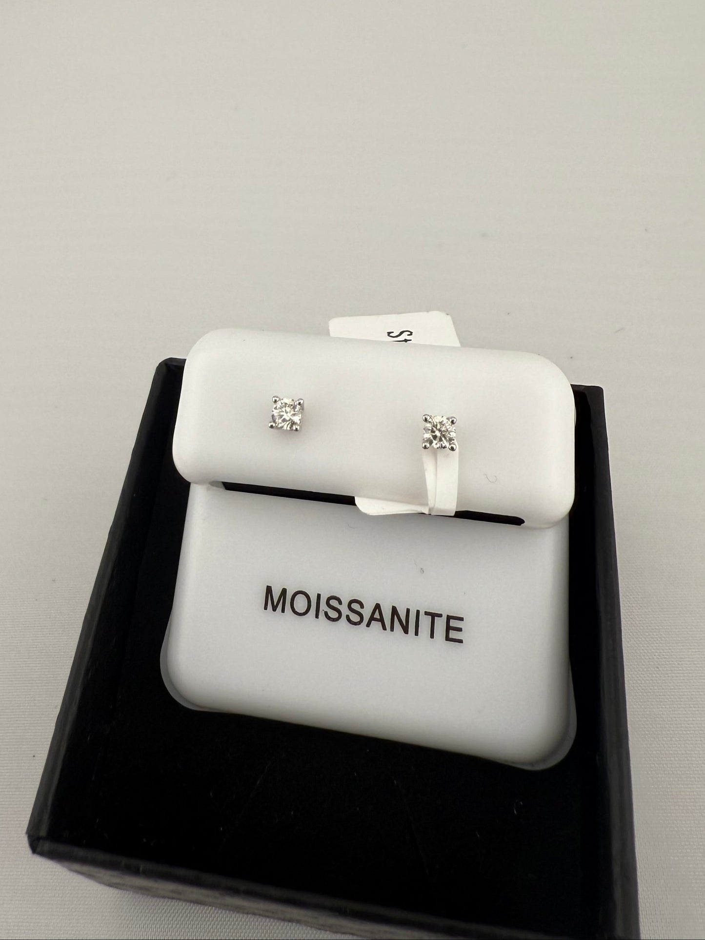 0.20 CTW 3mm GRA Moissanite Stud Earrings 925 Sterling Silver Push Back Brand New