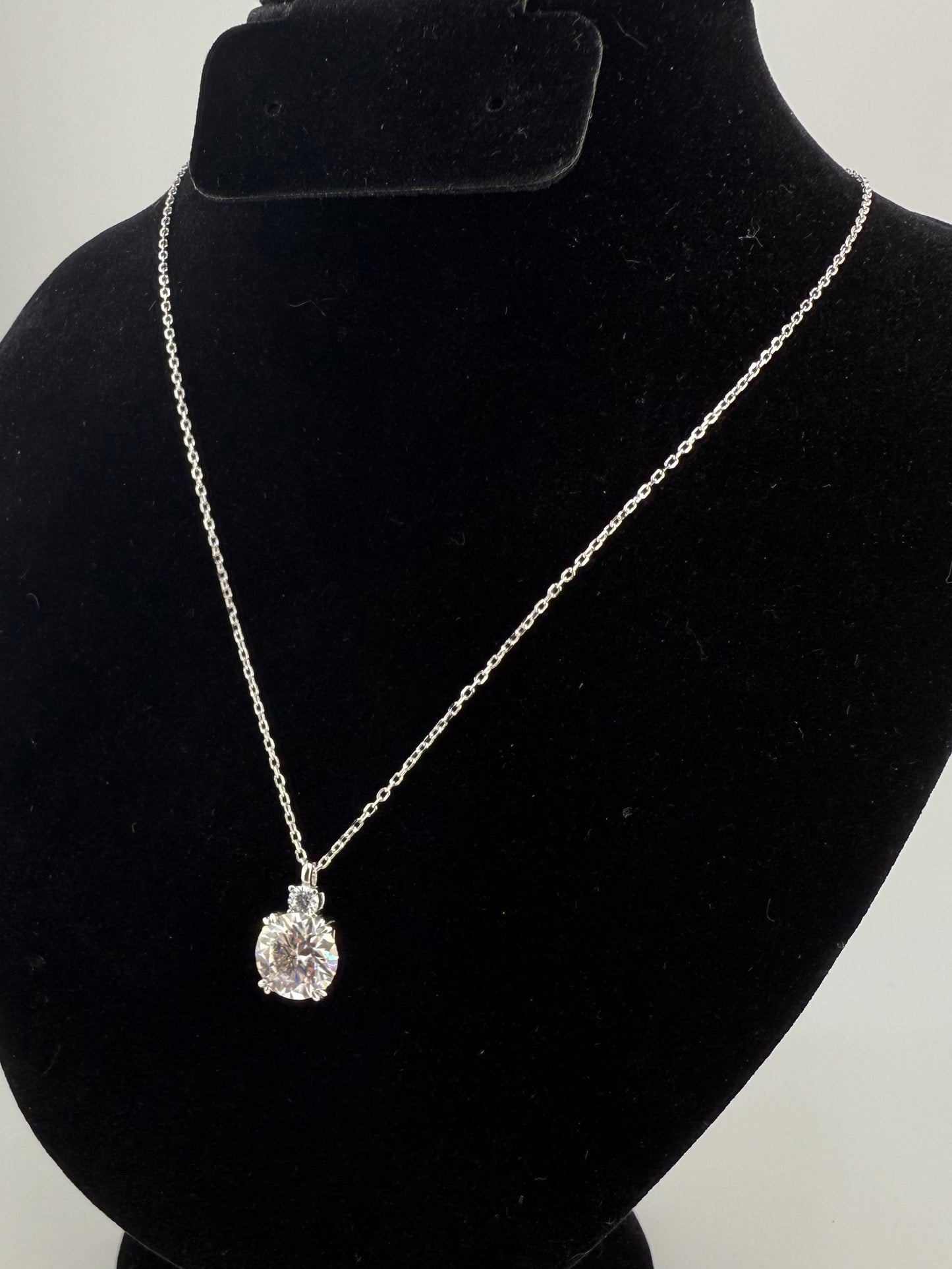 5ctw Moissanite Pendant with Chain 925 Sterling Silver Brand New