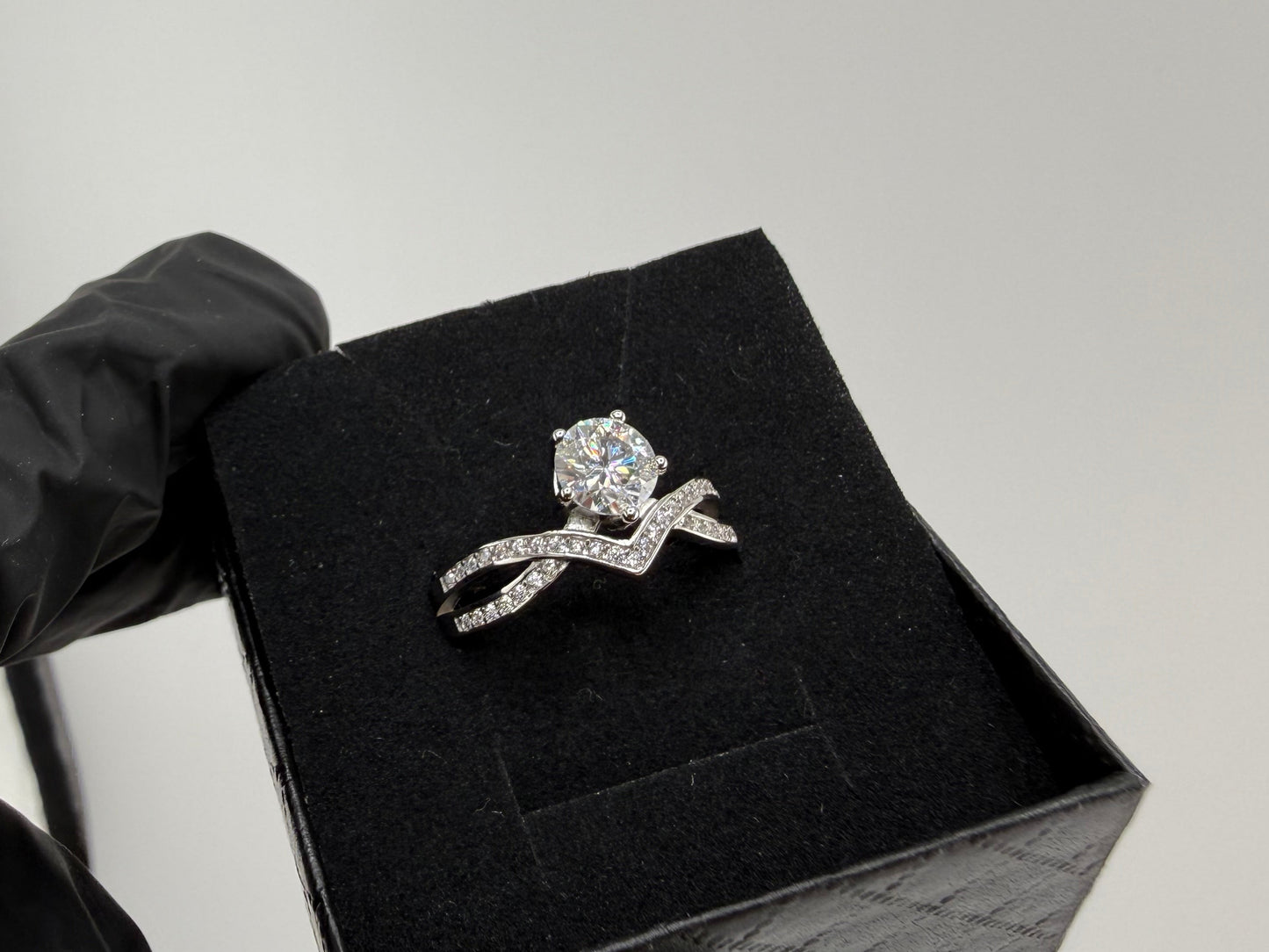 Crisscross Moissanite Ring 1ct VVS 925 Sterling Silver Size 9 Resizable Brand New