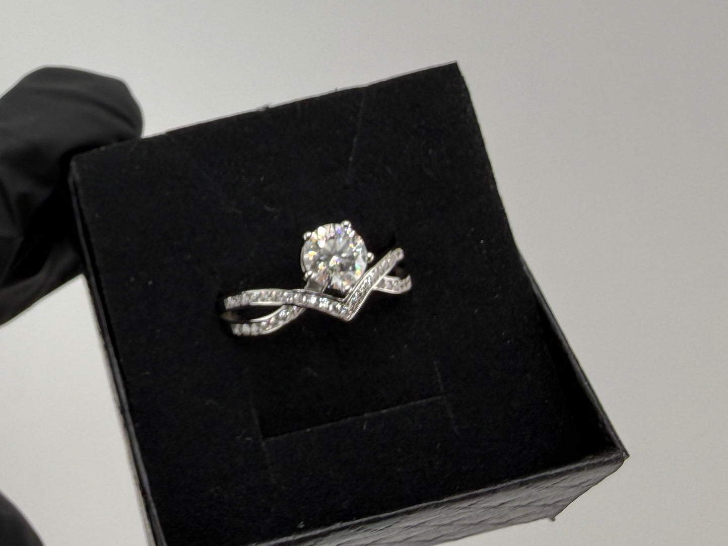 Crisscross Moissanite Ring 1ct VVS 925 Sterling Silver Size 9 Resizable Brand New
