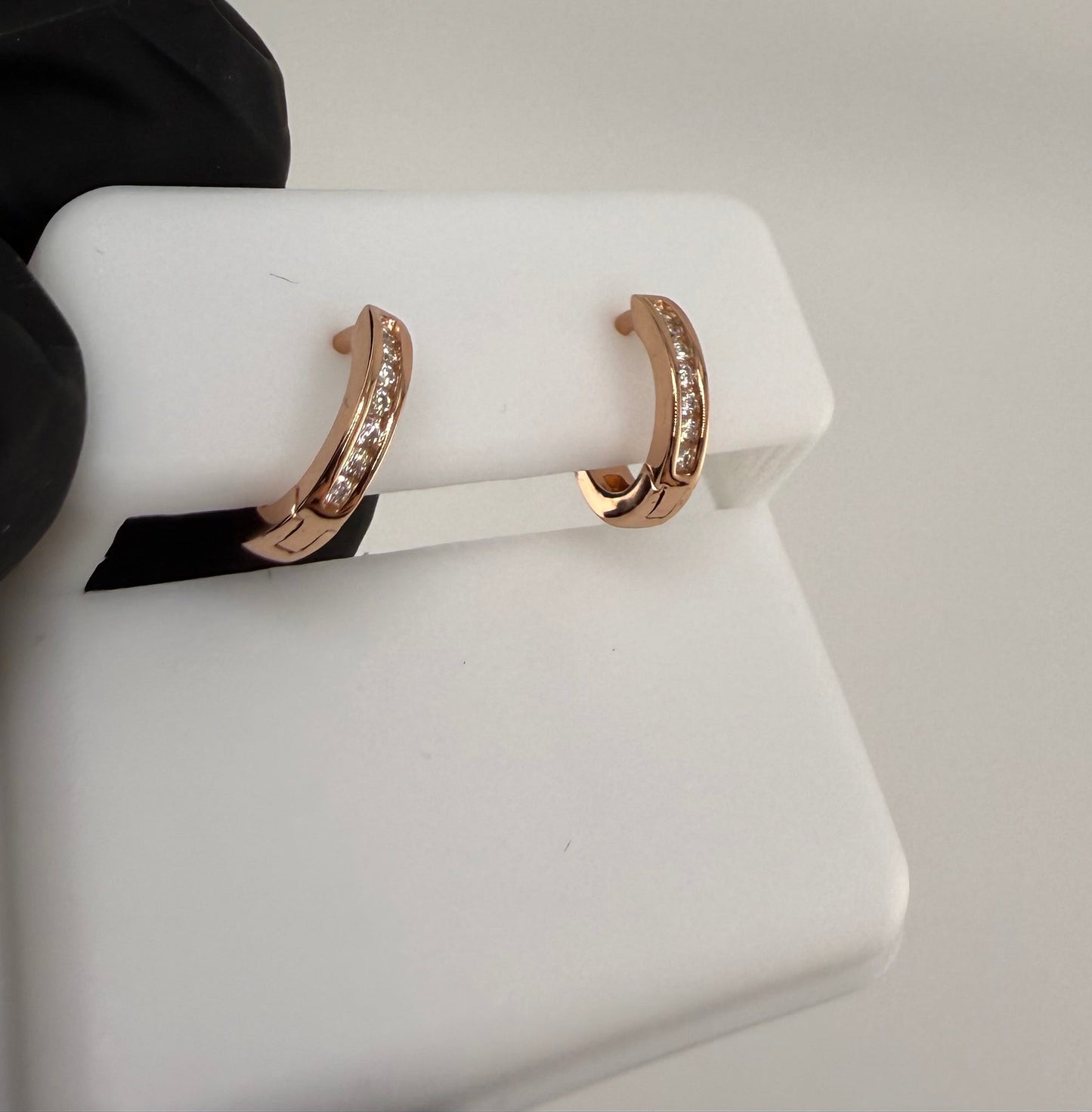 0.09ctw VVS Moissanite Huggie Earrings Rose Gold Plated 925 Sterling Silver Brand New